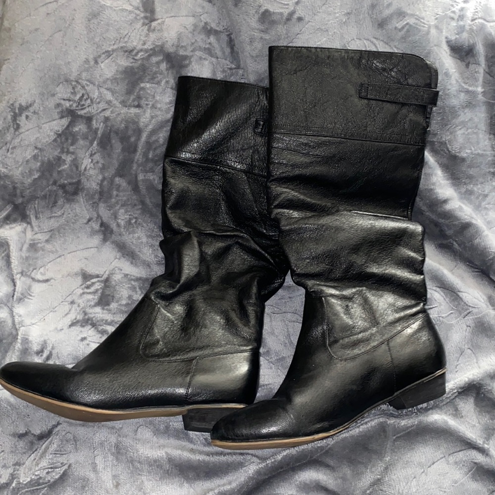 Steve Madden pull on knee high boot!